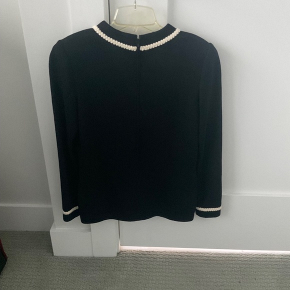 St John top with Flower Pin - Picture 4 of 9